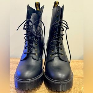 Dr. Martens Women's Shriver Hi Fashion Boot size 9 brand new